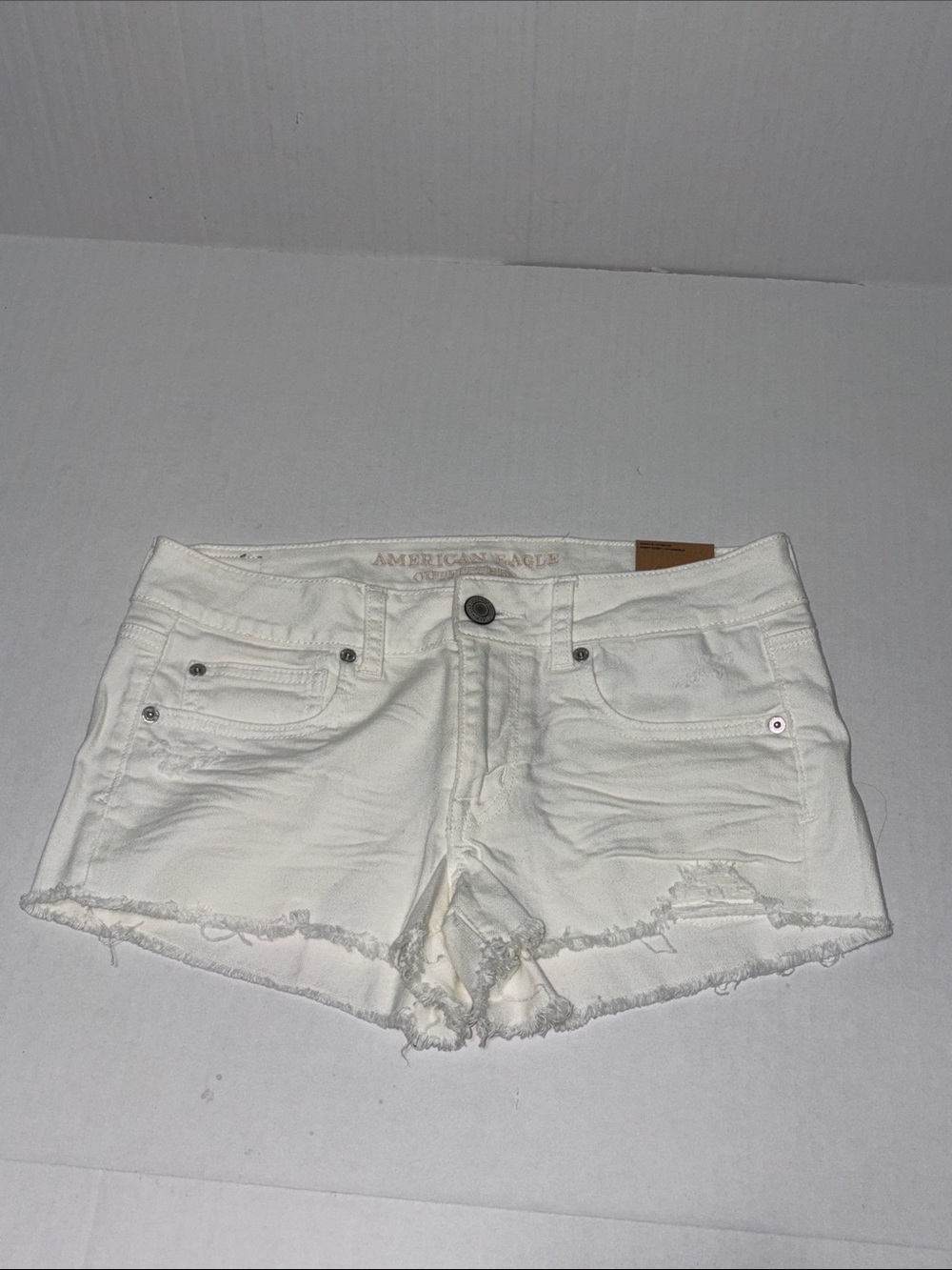 American Eagle Outfitters Women’s Size 8 Off-White Distressed Denim Cutoff Short
